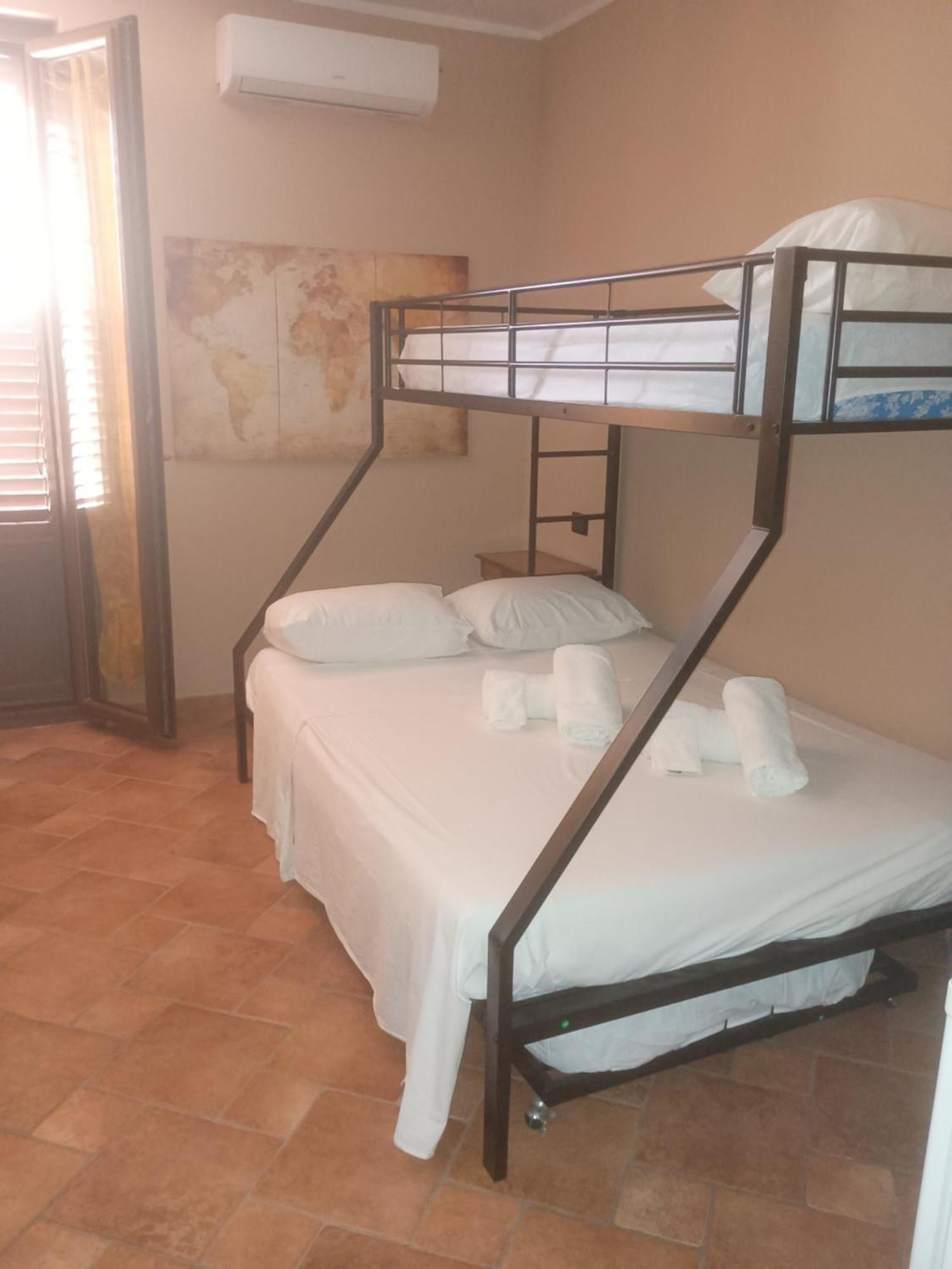 Casa Alice Hotel Isola delle Femmine Kültér fotó